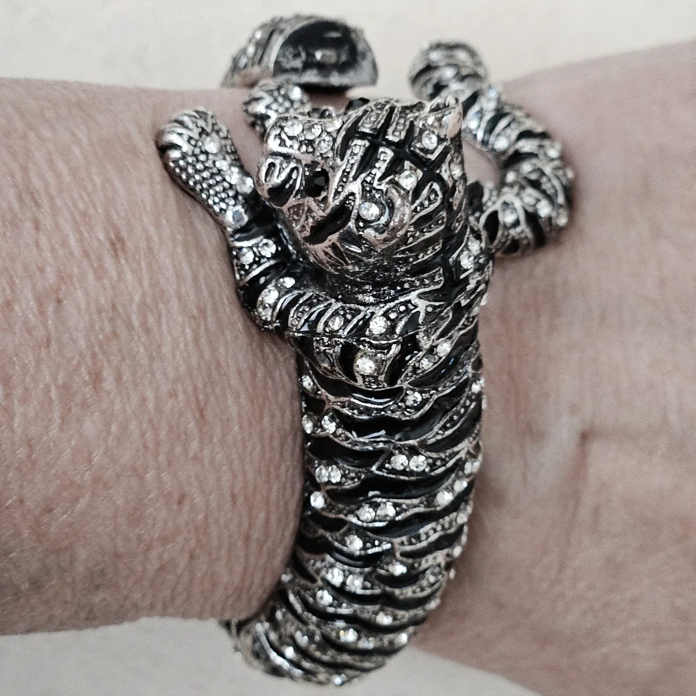 The Unbranded Brand silvertone rhodium